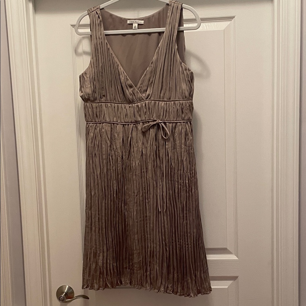 Banana Republic Beige Pleated‎ Midi Dress